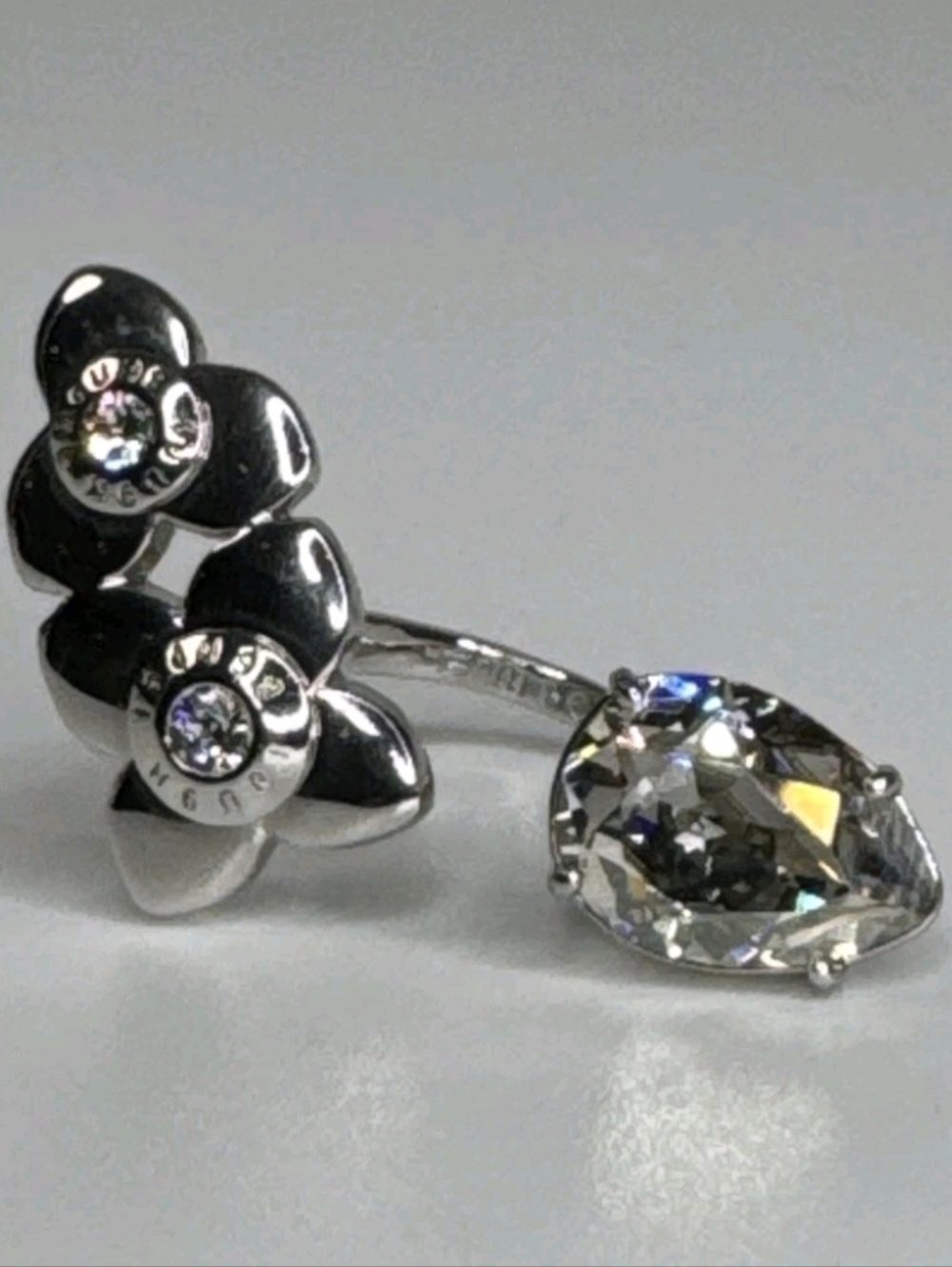 henri bendel Silver Flower and Crystal Ring - Picture 7 of 9